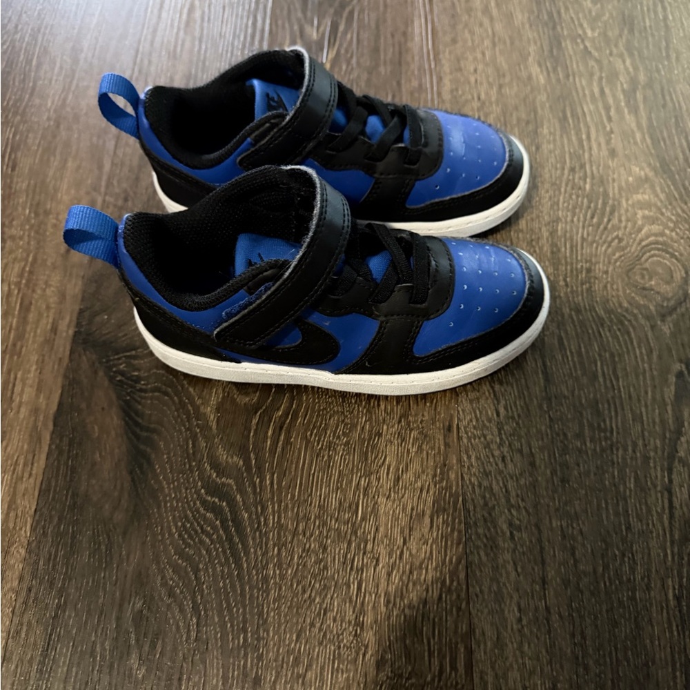 Toddler Boy Nike Court Borough Low- size 9c